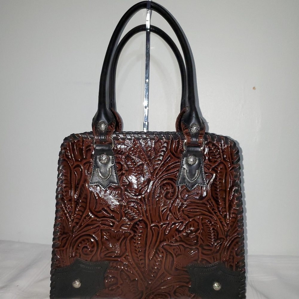 MC EMBROSSED LEATHER SHOULDER BAG